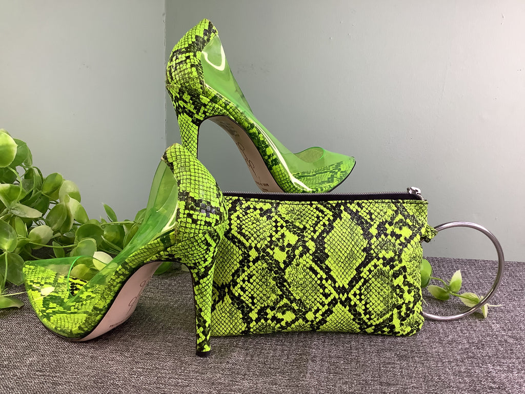 Jessica Simpson with Wristlet