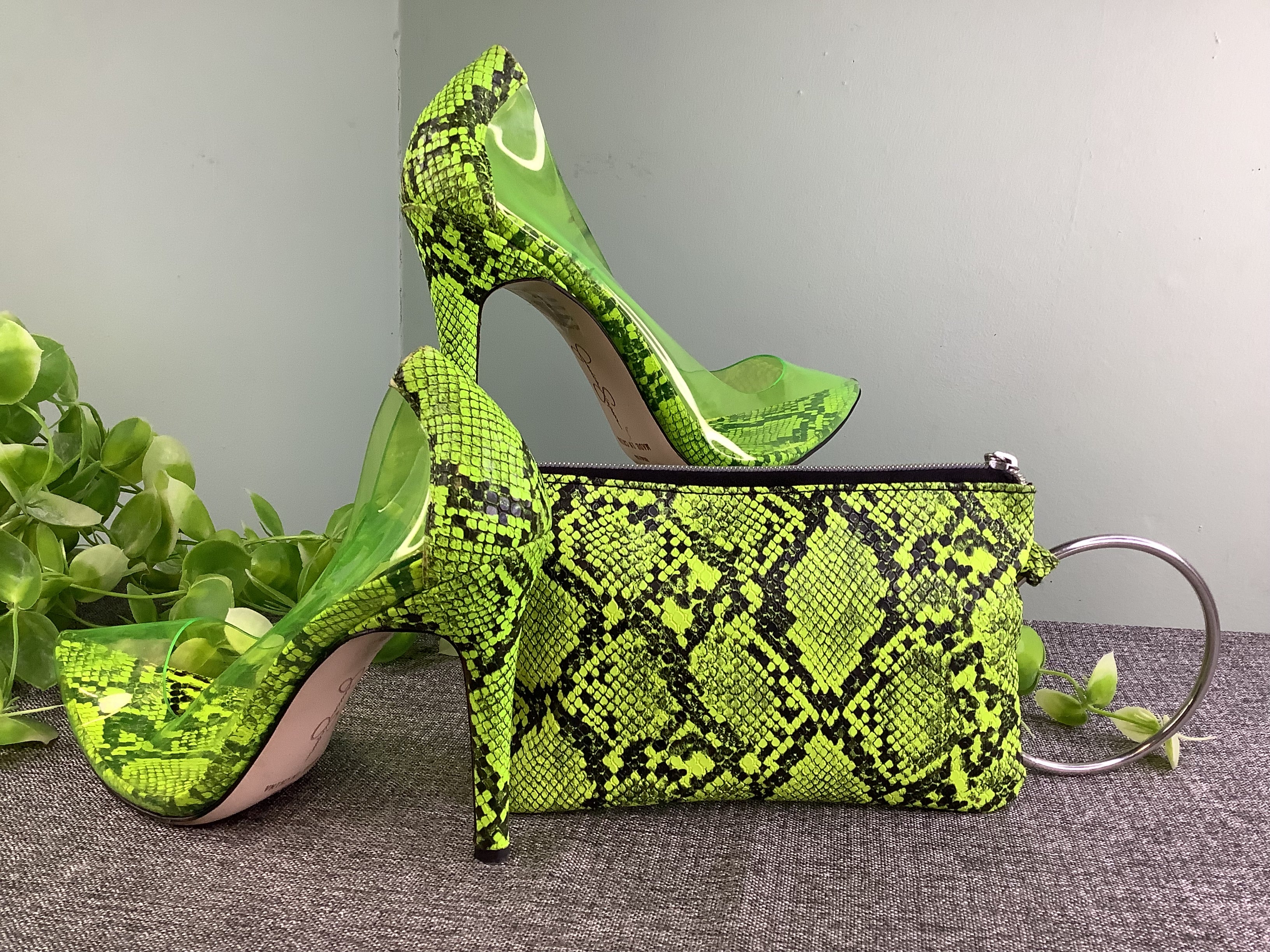 Jessica Simpson with Wristlet