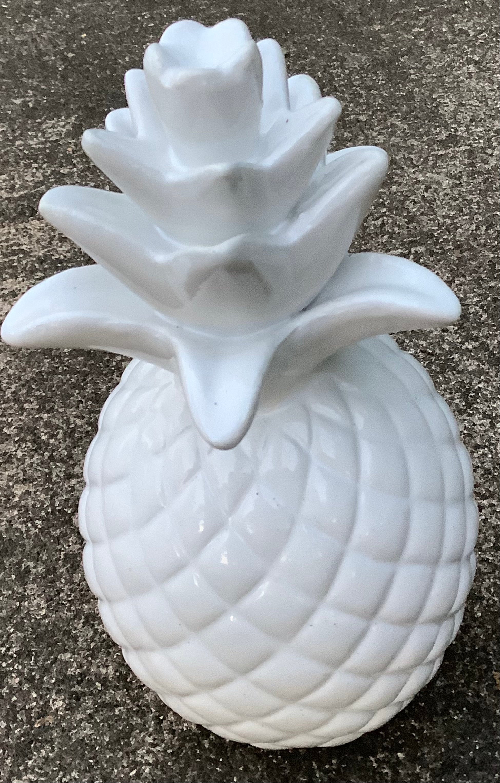 Small Pineapple Decor